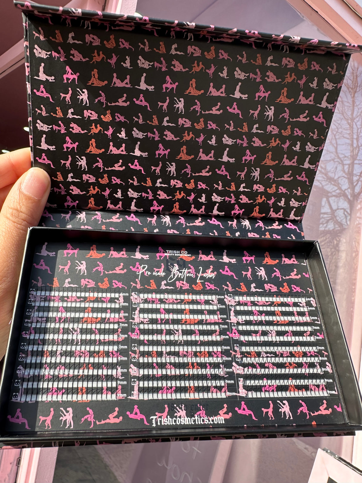 Detailed front angle of Trish Co’s Premade 69 Reloaded Bottomz lash tray showcasing lash layout and curl Detailed front angle of Trish Co’s Premade 69 Reloaded Bottomz lash tray showcasing lash layout and curl