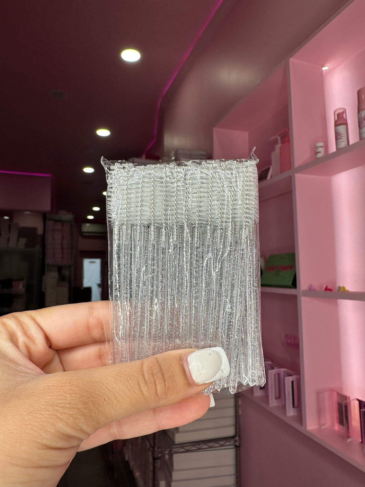 Clear spoolie brush – sleek lash tool for daily extension maintenance Clear spoolie brush – sleek lash tool for daily extension maintenance