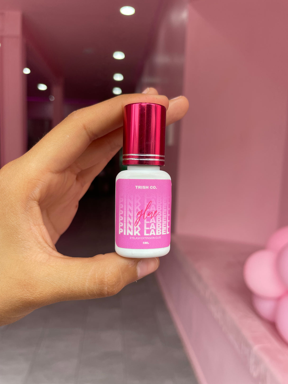 Pink Label Lash Glue – 1–2 sec dry time, low fumes, 7 week retention Pink Label Lash Glue – 1–2 sec dry time, low fumes, 7 week retention