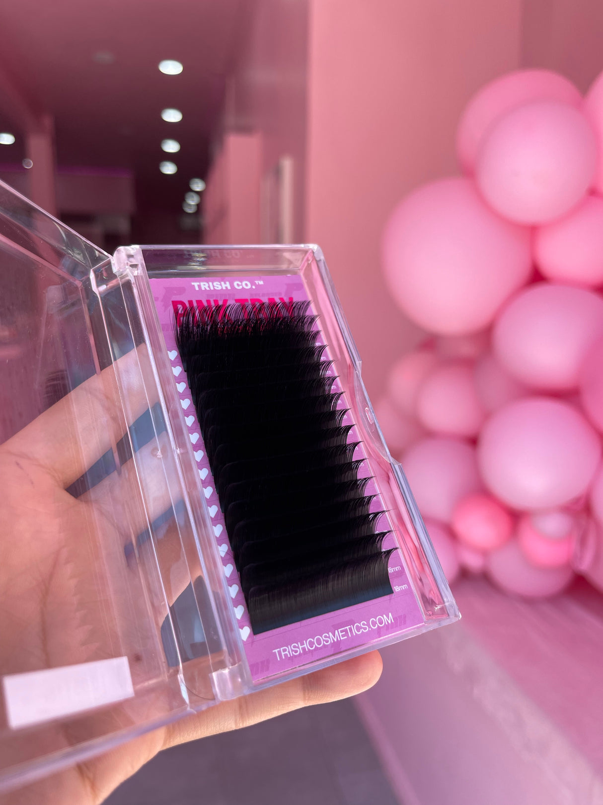 Another front angle of Pink Trays RELOADED ⚡️ J Curl lash tray showing full 16-row layout and lash curl pattern Another front angle of Pink Trays RELOADED ⚡️ J Curl lash tray showing full 16-row layout and lash curl pattern