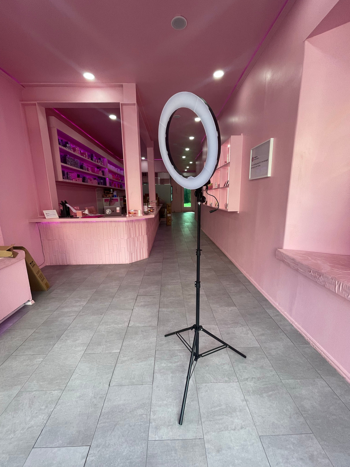 Neewer 18in ring light IN STORE ONLY Neewer 18in ring light IN STORE ONLY