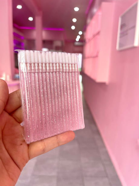 Pink lip wand – soft tip applicator brush for lash extensions and beauty treatments Pink lip wand – soft tip applicator brush for lash extensions and beauty treatments