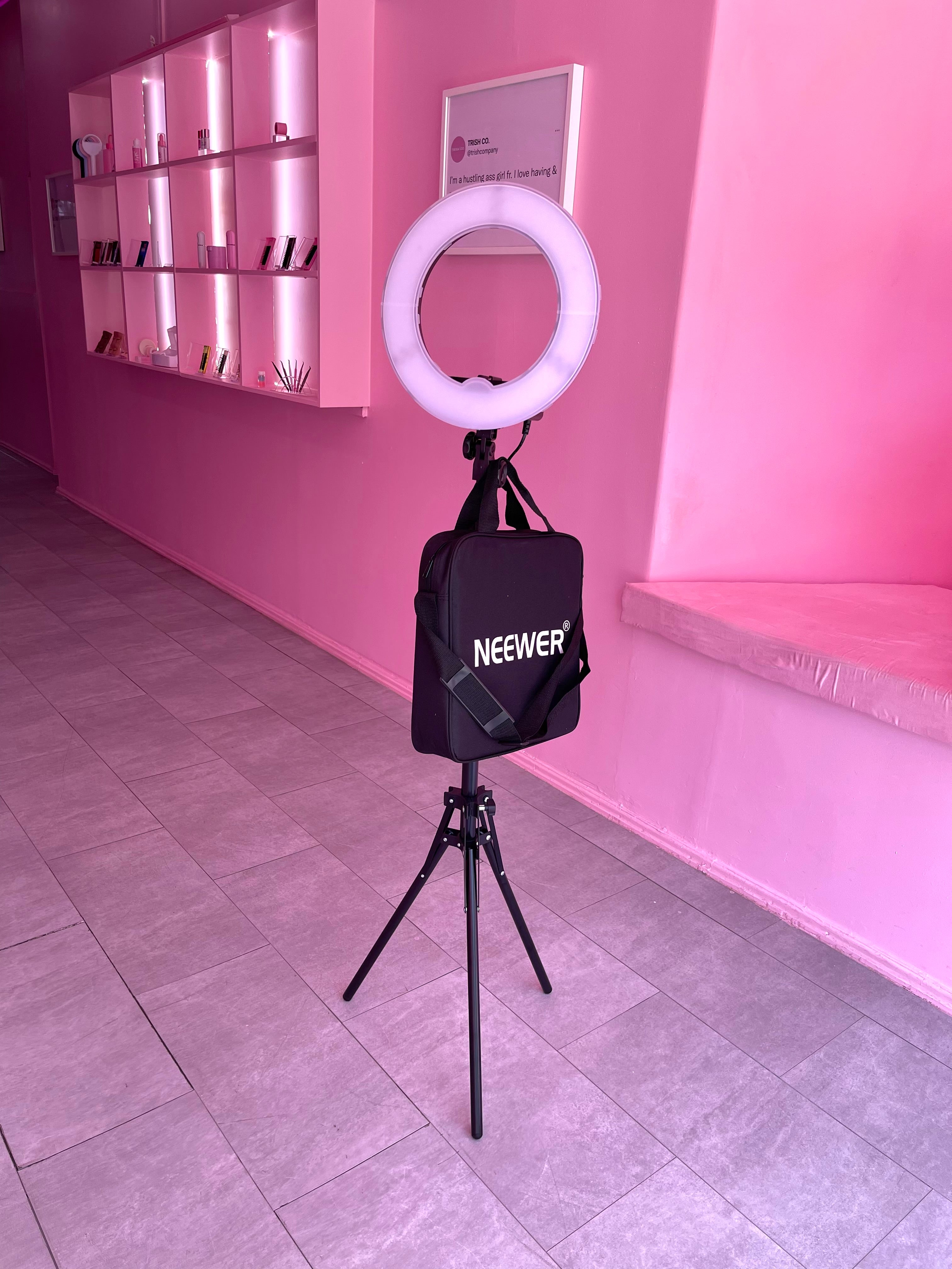 Neewer 14in ring light IN STORE ONLY – Trish Cosmetics